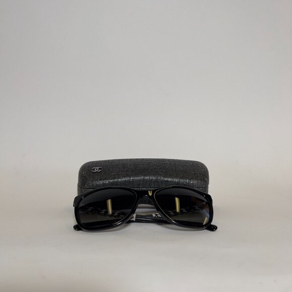 Chanel Black Polarized Sunglasses with Silver Chain Link Detailing - Picture 2 of 11